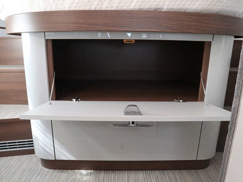 Burstner Elegance 920G  Motorhome - Large 22