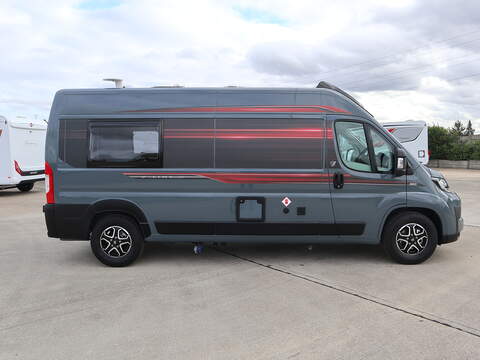 Autotrail V Line 610SE Campervan - N2277