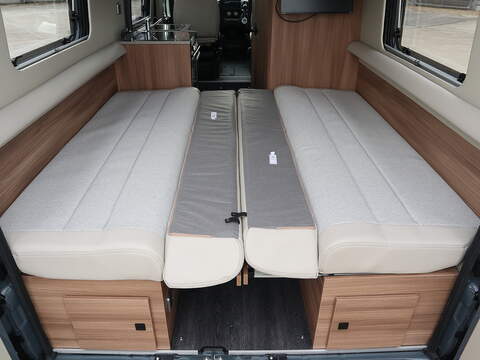 Autotrail V Line 610SE Campervan - N2277