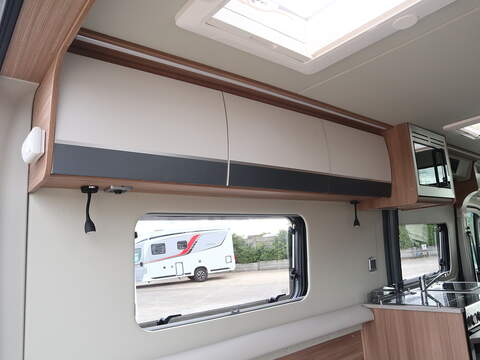 Autotrail V Line 610SE Campervan - N2277