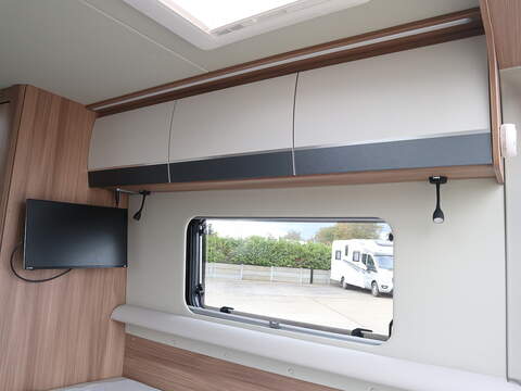 Autotrail V Line 610SE Campervan - N2277
