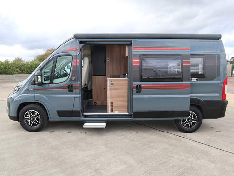 Autotrail V Line 610SE Campervan - N2277