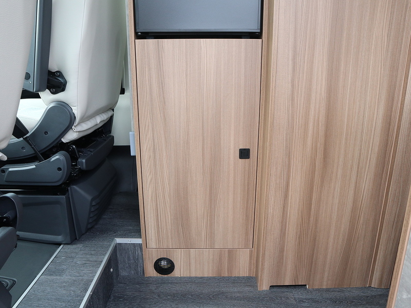 Autotrail V Line 610SE 2026 Campervan - Large 16