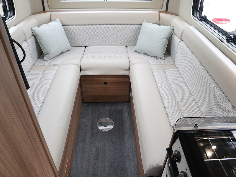 Autotrail V Line 610 Sport 2026 Campervan - Large 15