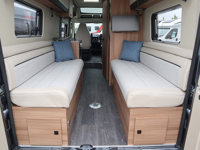 Autotrail V Line 635 SE 2026 Campervan - Large 6