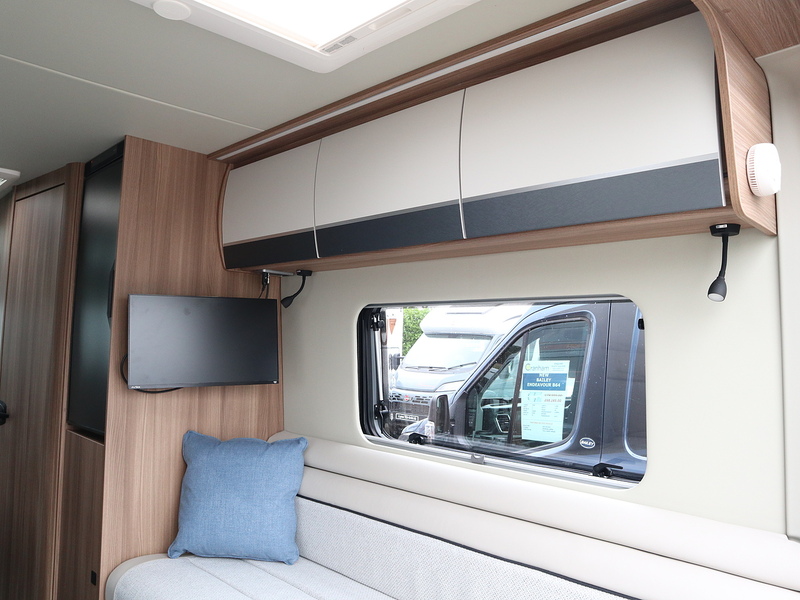 Autotrail V Line 635 SE 2026 Campervan - Large 8