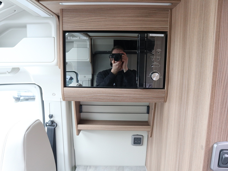 Autotrail V Line 635 SE 2026 Campervan - Large 15