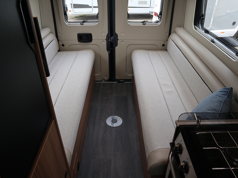 Autotrail V Line 635 SE 2026 Campervan - Large 22