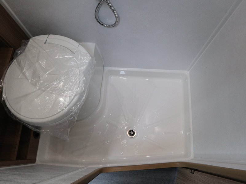 Autotrail V Line 635 SE 2026 Campervan - Large 24