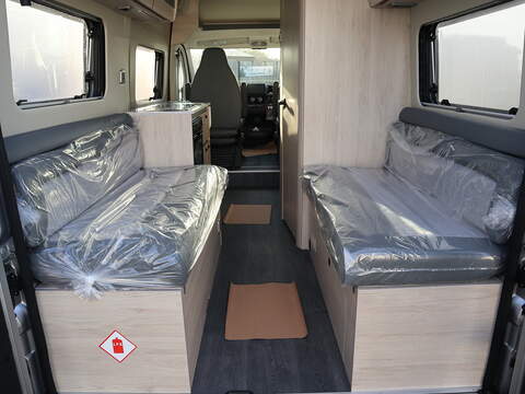 Autotrail Expedition 54 Campervan - N2337