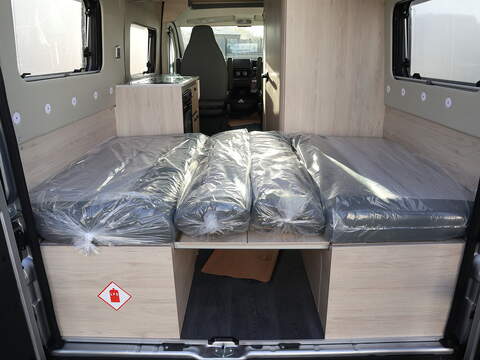 Autotrail Expedition 54 Campervan - N2337