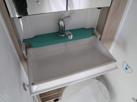 Autotrail Expedition 54 Campervan - N2337