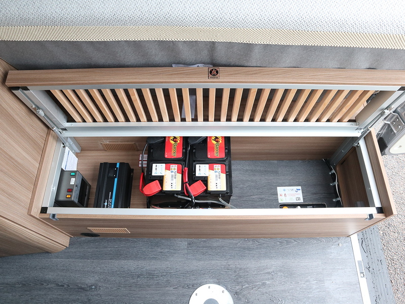 Autotrail V Line 540 2026 Campervan - Large 10