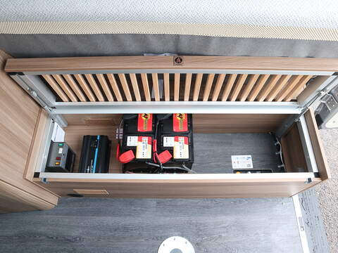 Autotrail V Line 540 Campervan - N2343