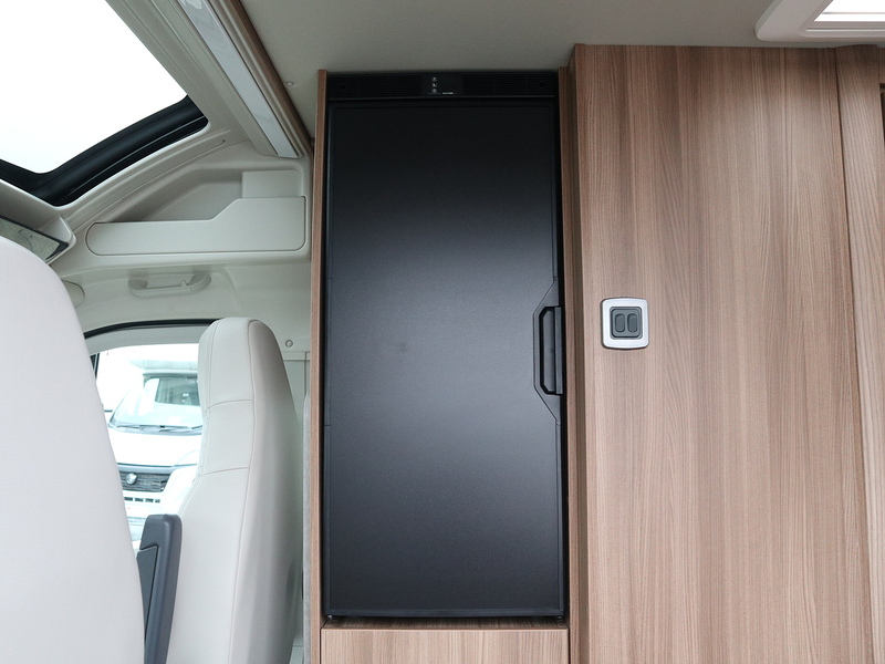 Autotrail V Line 540 2026 Campervan - Large 14