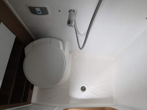 Autotrail V Line 540 Campervan - N2343