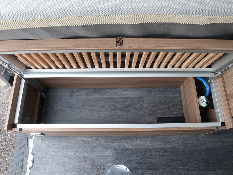 Autotrail V Line 540 2026 Campervan - Large 11