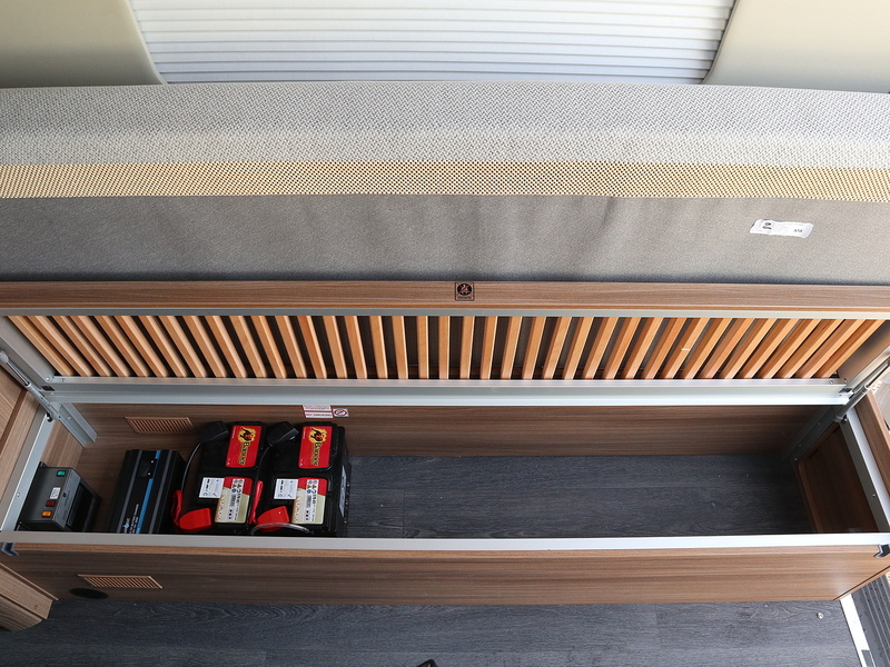 Autotrail V Line 610 SE 2026 Campervan - Large 10