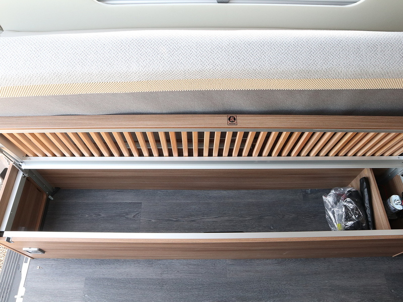 Autotrail V Line 610 SE 2026 Campervan - Large 11