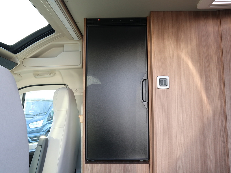 Autotrail V Line 610 SE 2026 Campervan - Large 14