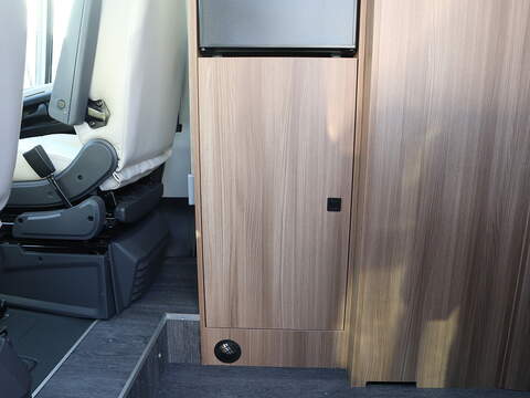Autotrail V Line 610 SE Campervan - N2344
