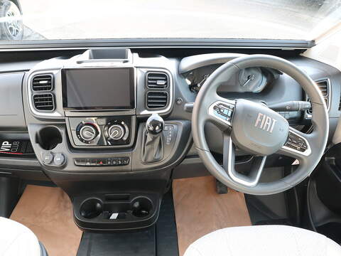 Autotrail V Line 610 SE Campervan - N2344
