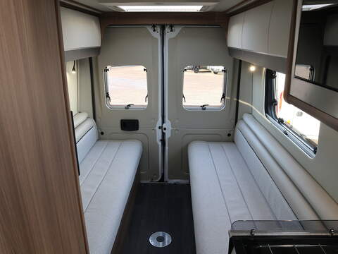 Autotrail V Line 610 SE Campervan - N2344