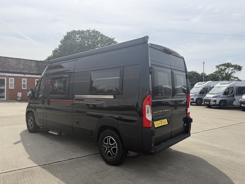 Autotrail V Line 610 SE 2026 Campervan - Large 4