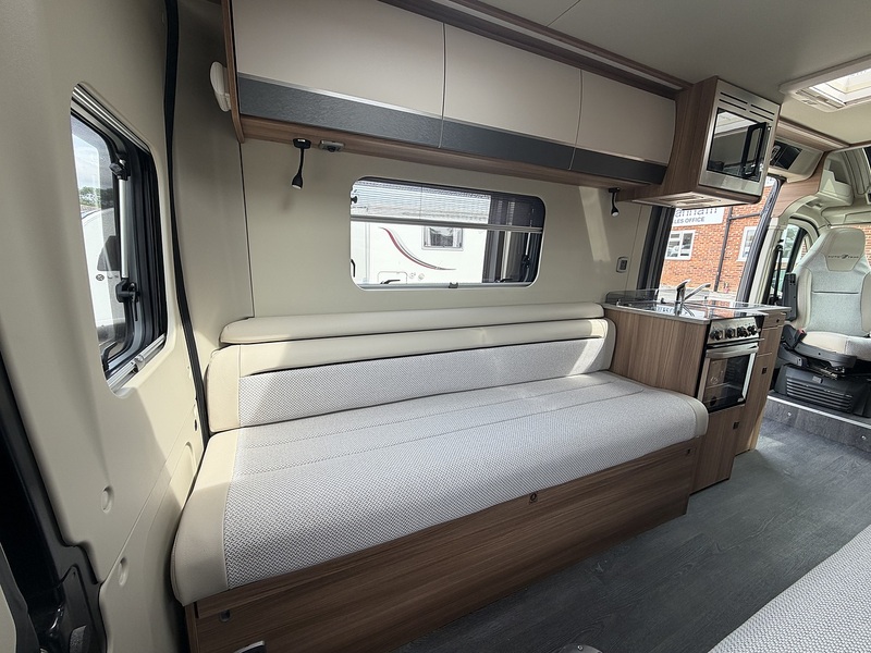 Autotrail V Line 610 SE 2026 Campervan - Large 13