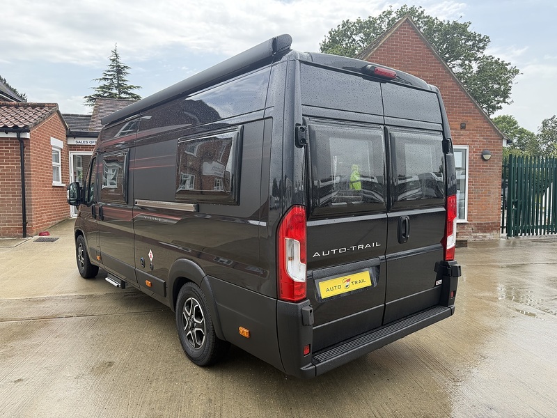 Autotrail V Line 635 SE 2026 Campervan - Large 6