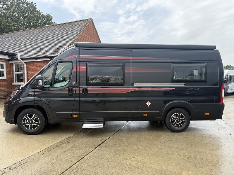 Autotrail V Line 635 SE 2026 Campervan - Large 9