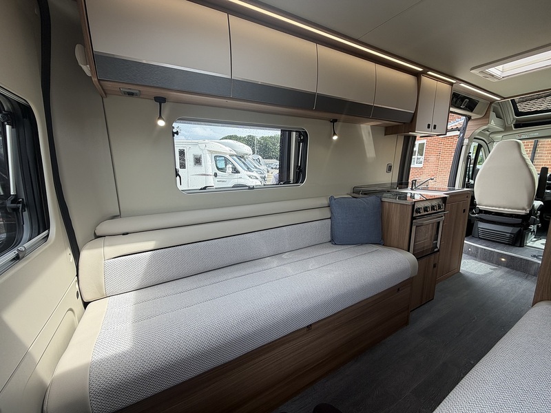 Autotrail V Line 635 SE 2026 Campervan - Large 19