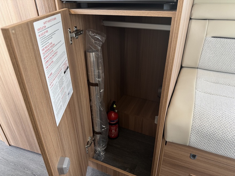 Autotrail V Line 635 SE 2026 Campervan - Large 33
