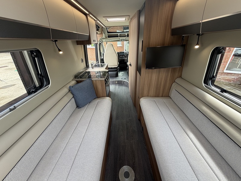 Autotrail V Line 635 SE 2026 Campervan - Large 39