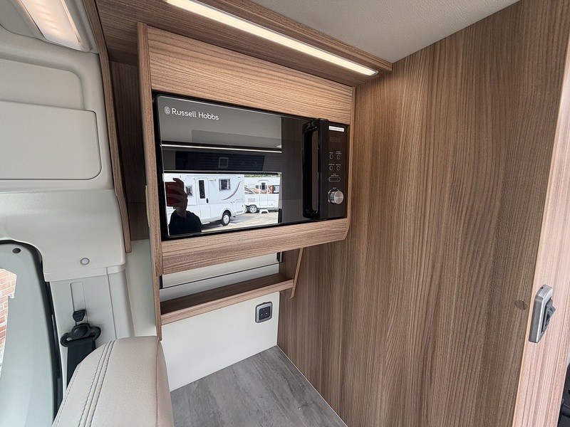 Autotrail V Line 635 SE 2026 Campervan - Large 43