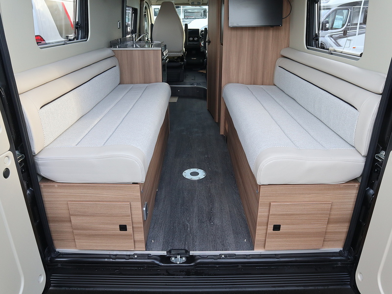 Autotrail V Line 635 SE 2026 Campervan - Large 6