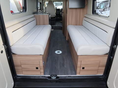 Autotrail V Line 635 SE Campervan - N2347