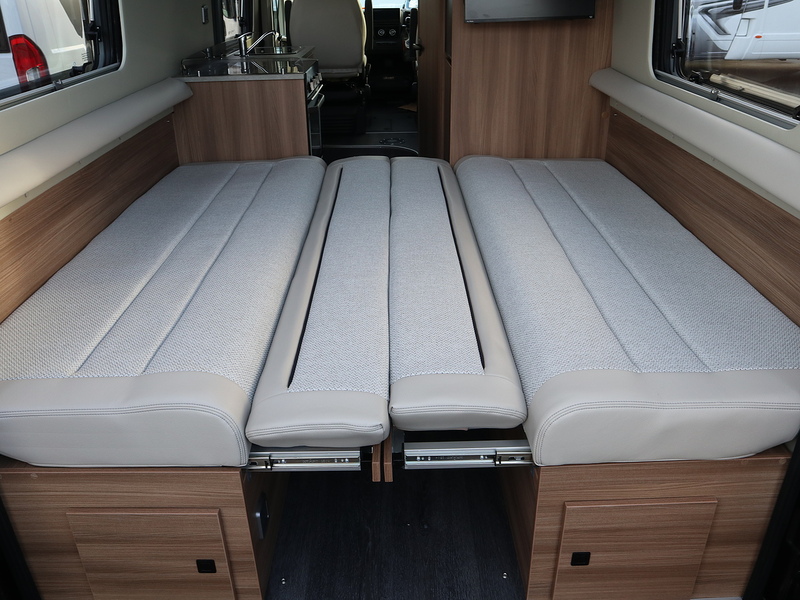 Autotrail V Line 635 SE 2026 Campervan - Large 8