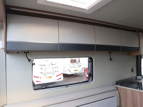 Autotrail V Line 635 SE Campervan - N2347