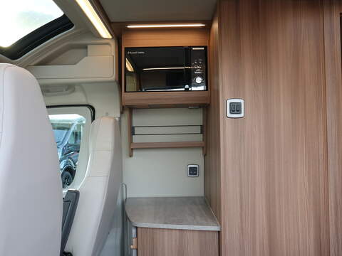 Autotrail V Line 635 SE Campervan - N2347