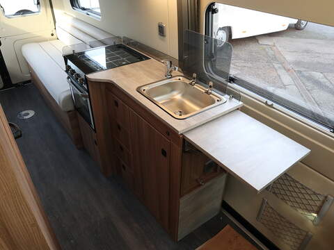 Autotrail V Line 635 SE Campervan - N2347