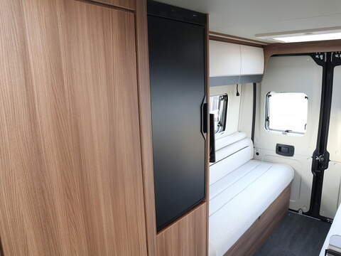 Autotrail V Line 635 SE Campervan - N2347