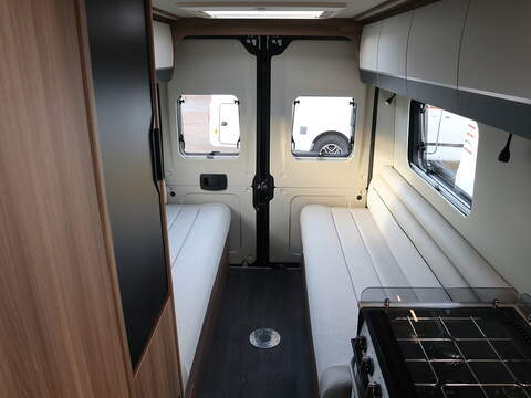 Autotrail V Line 635 SE Campervan - N2347