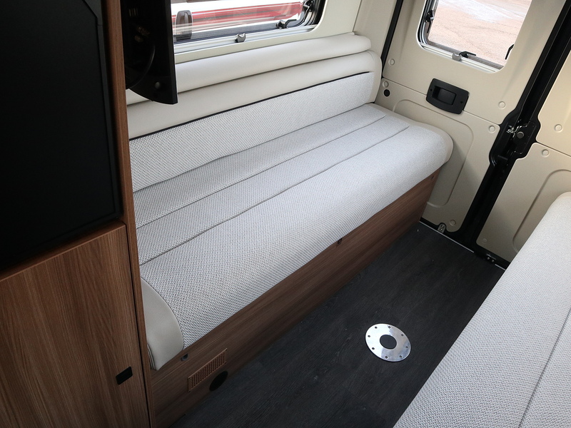 Autotrail V Line 635 SE 2026 Campervan - Large 22