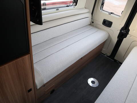 Autotrail V Line 635 SE Campervan - N2347