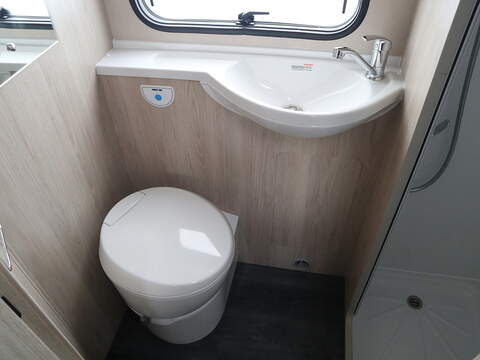 Autotrail Expedition C71 GB Motorhome - N2348