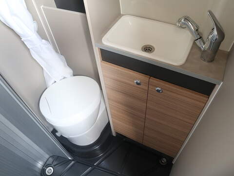 Bailey Endeavour B62 Campervan - N2377