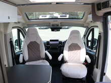 Burstner Eliseo C 602 2025 Campervan10