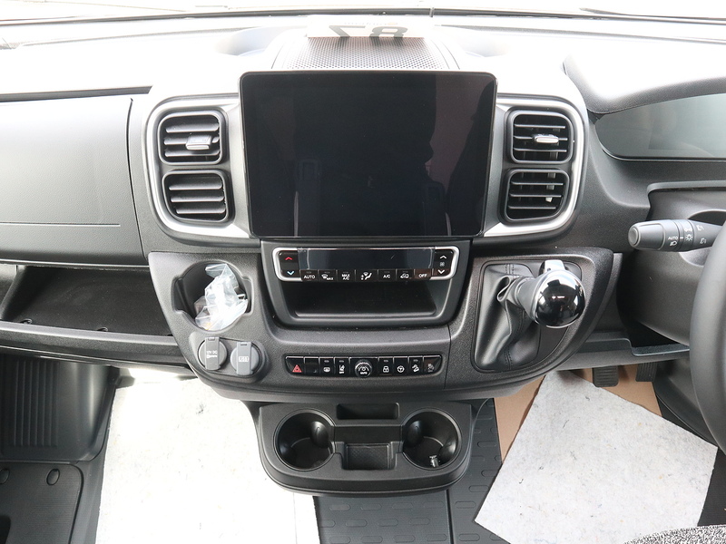Burstner Lyseo Skyline IT 690 Motorhome - N2402
