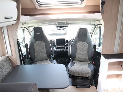 Burstner Lyseo Skyline IT 690 Motorhome - N2402